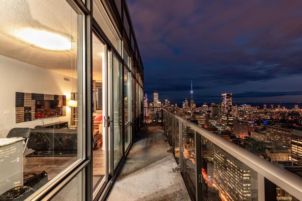 Unbelievable Penthouse View With 3 Bedrooms 토론토 외부 사진