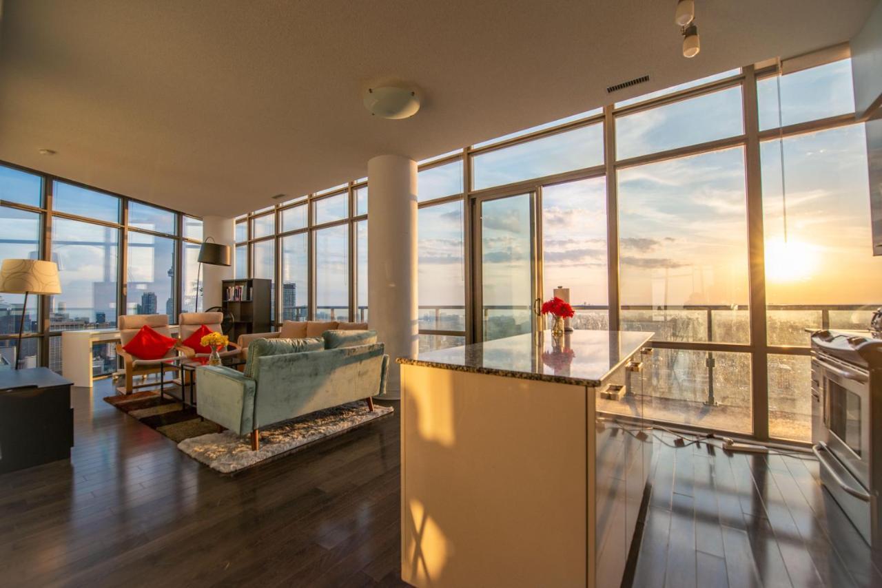 Unbelievable Penthouse View With 3 Bedrooms 토론토 외부 사진