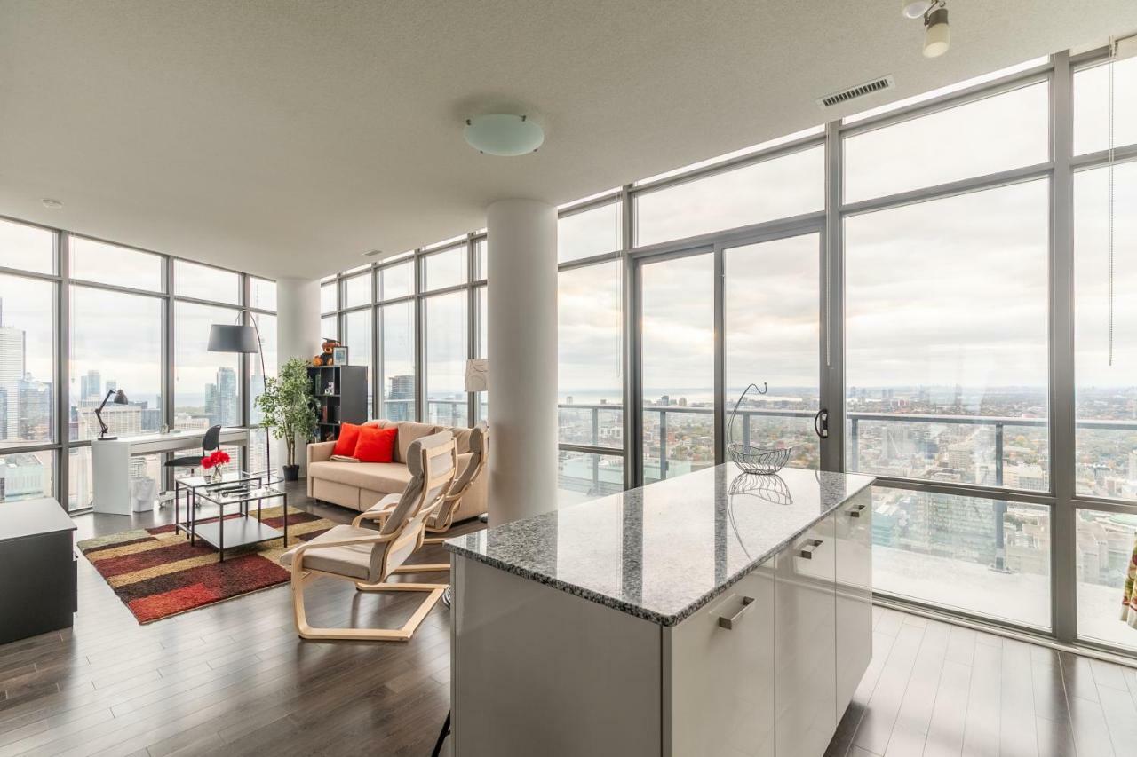 Unbelievable Penthouse View With 3 Bedrooms 토론토 외부 사진
